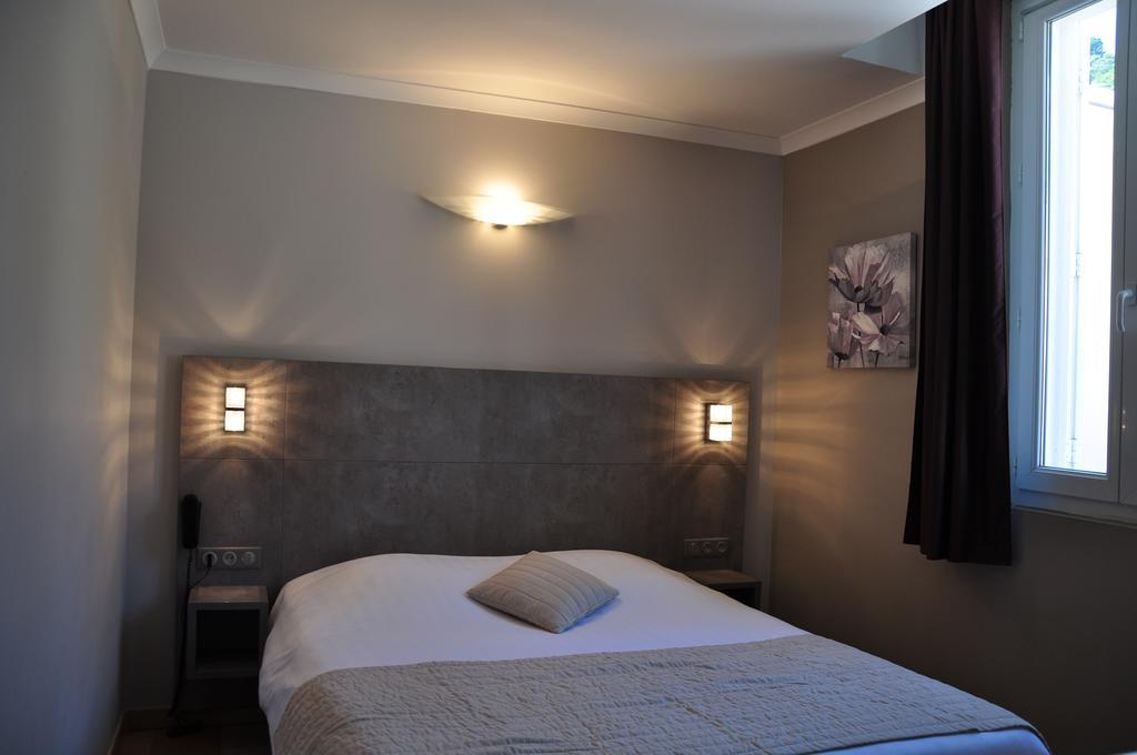 De La Hotel 3*