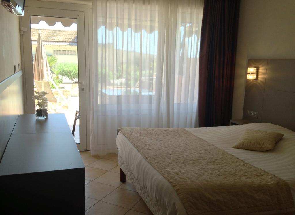 De La 3* Le Lavandou